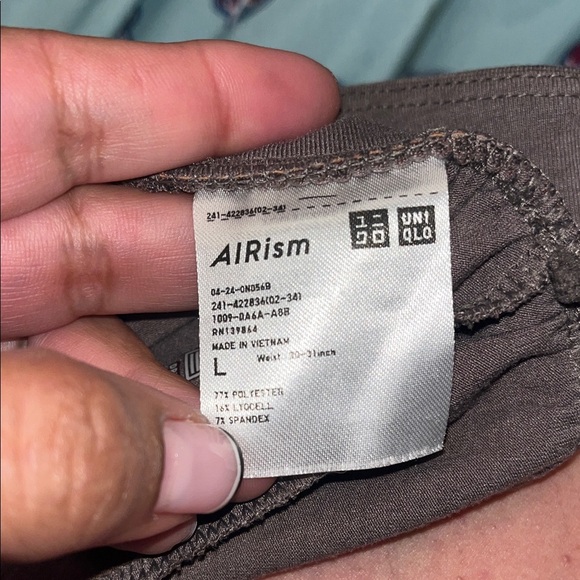 Uniqlo size Large Al Rism Khaki Wide-Leg Pants.  Excellent Condition - Picture 5 of 6